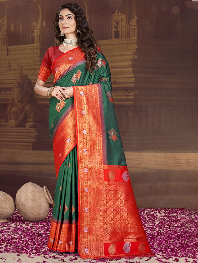women self design bordered saree with blouse