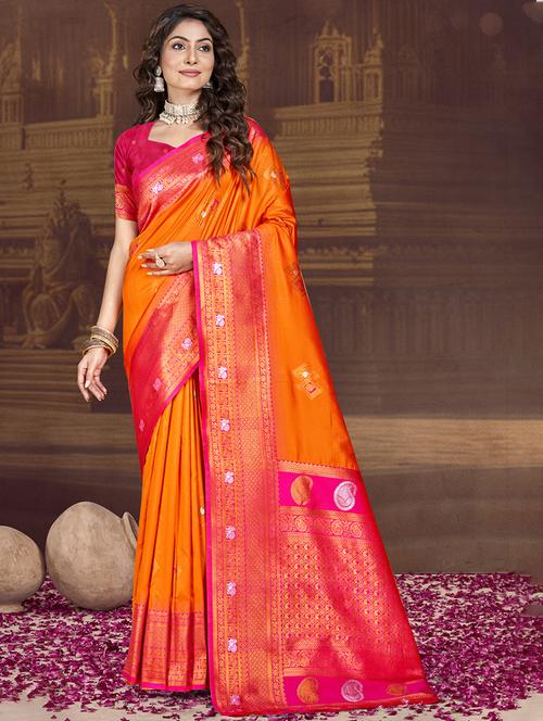 women self design bordered saree with blouse - 21671311 - Standard Image - 0