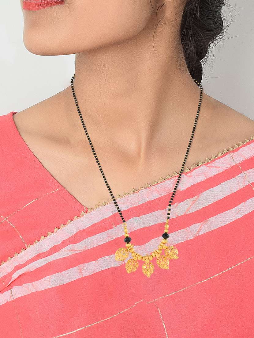 women gold pleated mangalsutra  - 21671791 -  Standard Image - 3