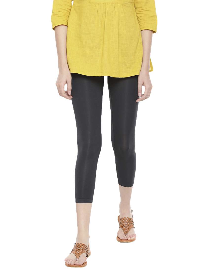 women solid calf length legging