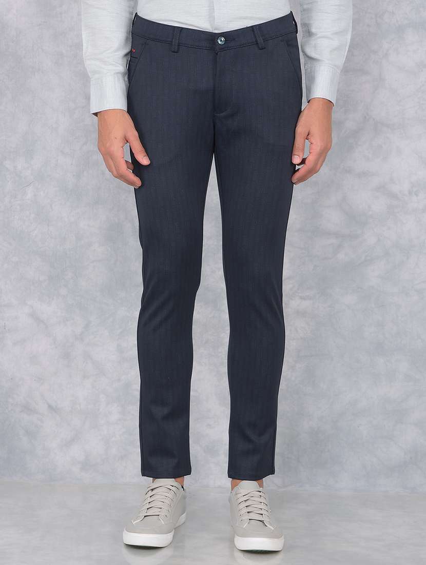 men solid mid rise chinos trouser