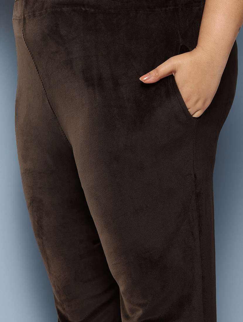 women plus size round neck kurta pant set with dupatta - 21673058 -  Standard Image - 5