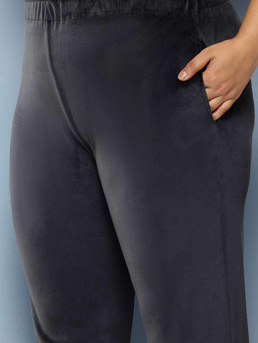 women plus size round neck kurta pant set with dupatta - 21673059 -  Standard Image - 5