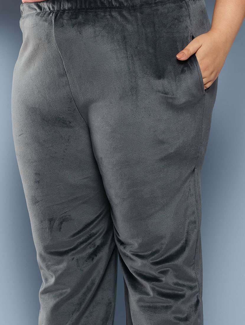 women plus size round neck kurta pant set with dupatta - 21673064 -  Standard Image - 5