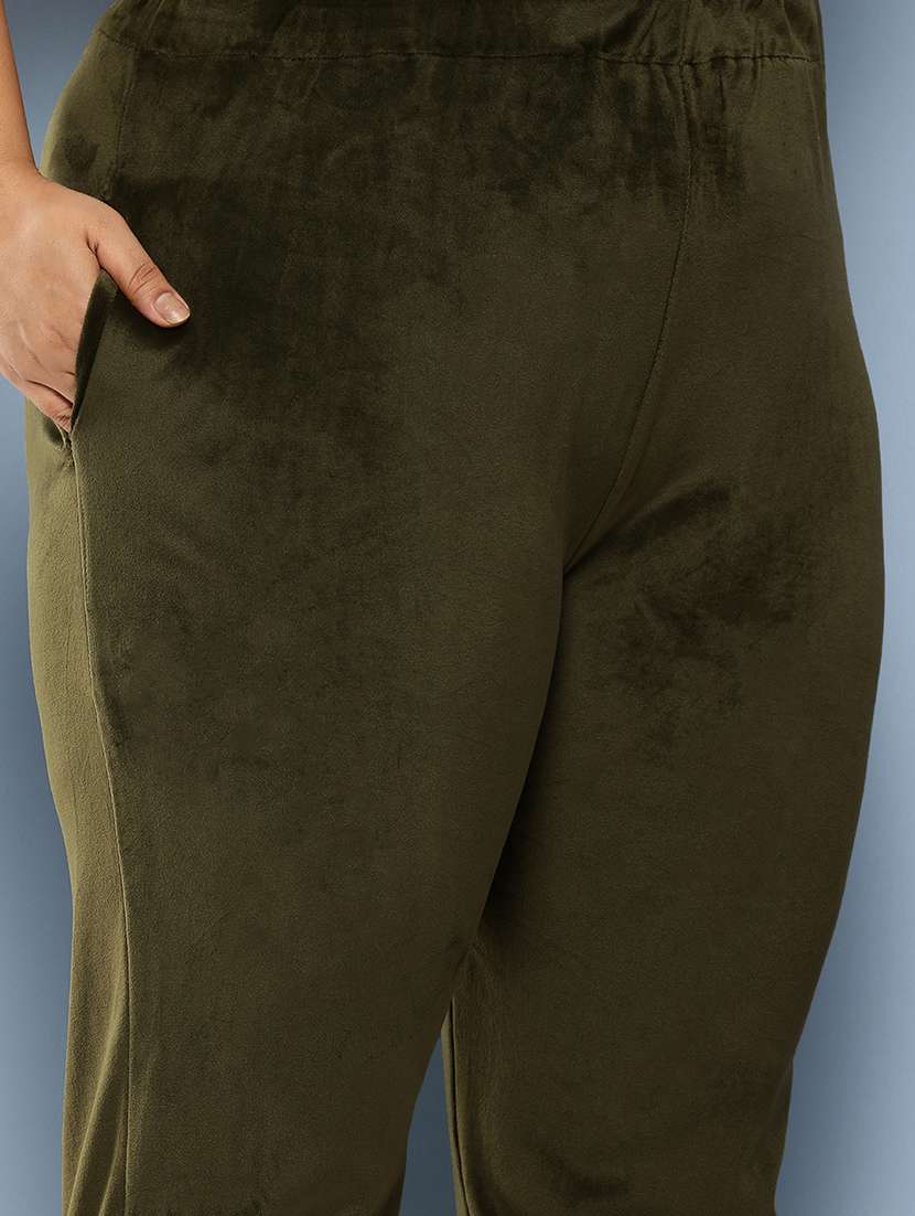 women plus size round neck kurta pant set with dupatta - 21673070 -  Standard Image - 5