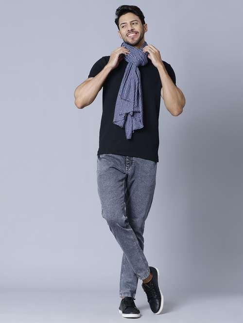 men elegant checkered shawl - 21673218 -  Standard Image - 0