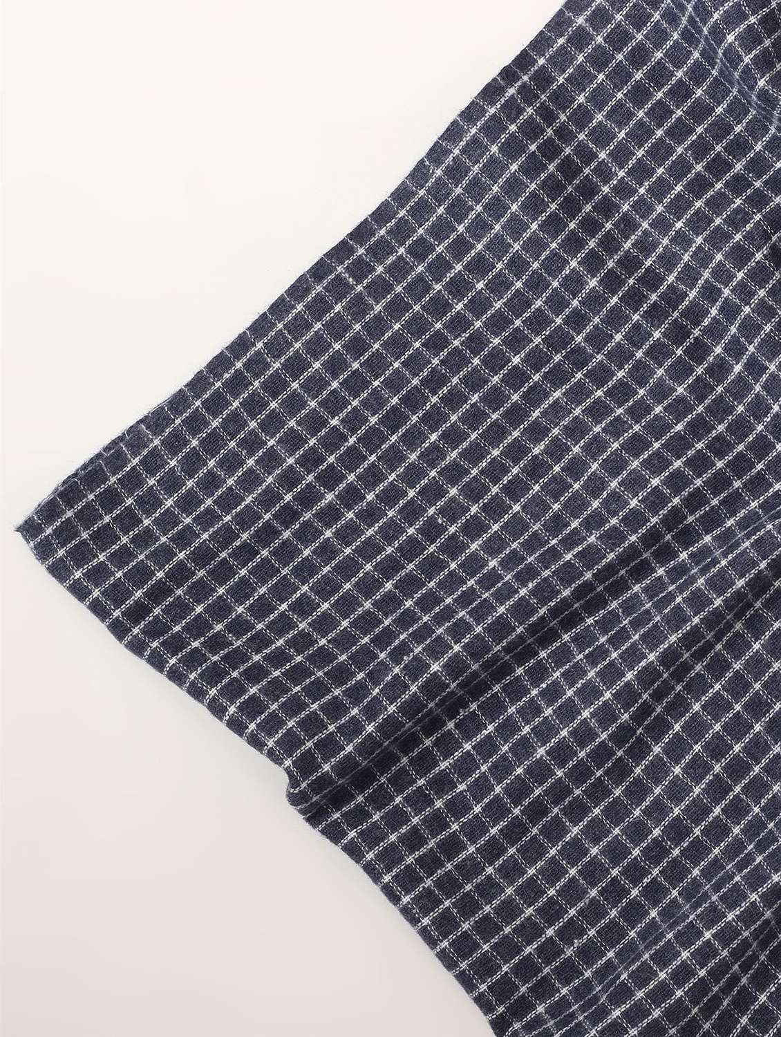 men elegant checkered shawl - 21673218 -  Standard Image - 5
