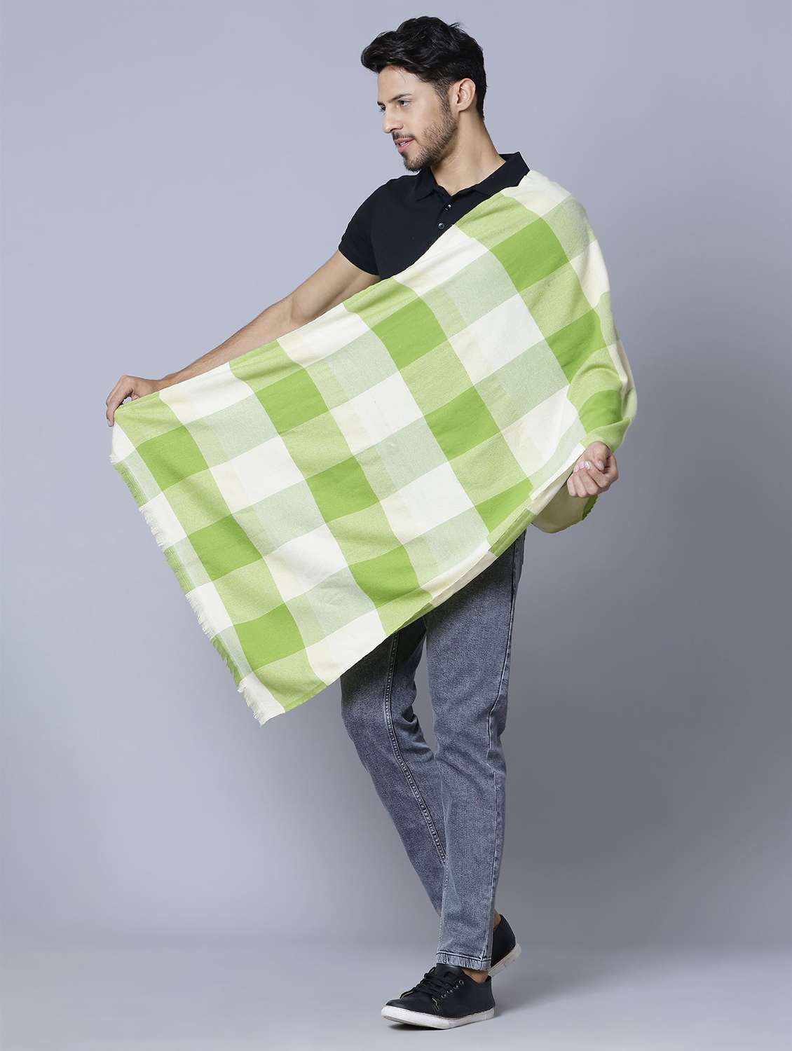 men elegant checkered shawl - 21673226 -  Standard Image - 3