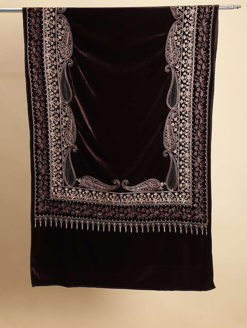 women embroidered velvet shawl - 21673279 -  Standard Image - 5