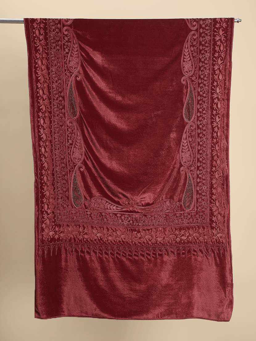 women embroidered velvet shawl - 21673281 -  Standard Image - 5