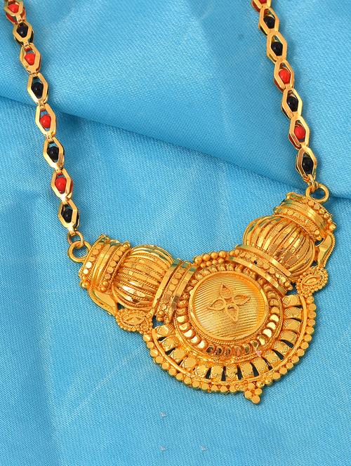 elegant red & black beaded mangalsutra with gold pendant - 21674041 - Standard Image - 0