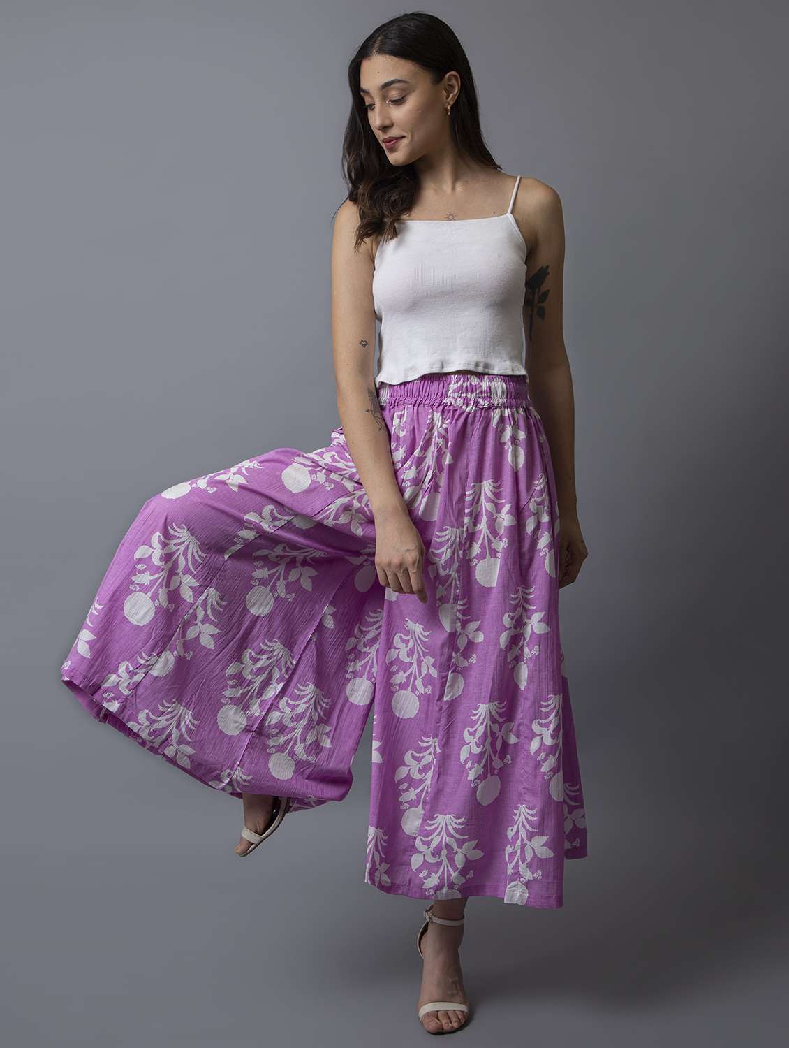 women floral printed flared palazzo  - 21674052 -  Standard Image - 3