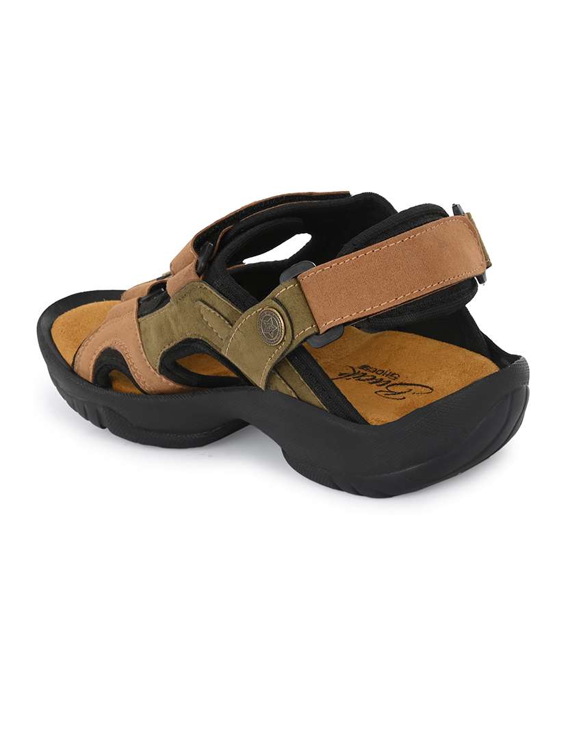 men back strap floater - 21674503 -  Standard Image - 3