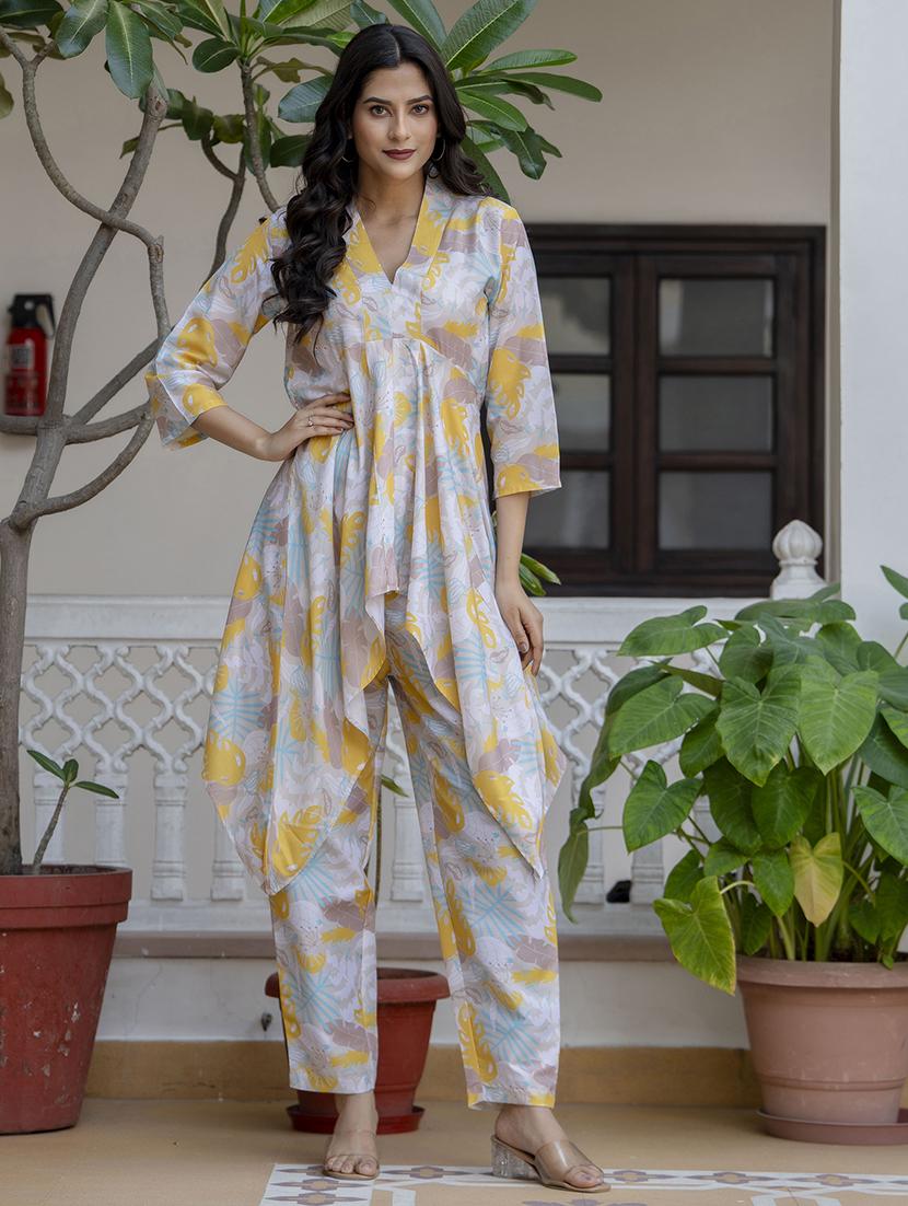 women beige printed v neck co-ord sets