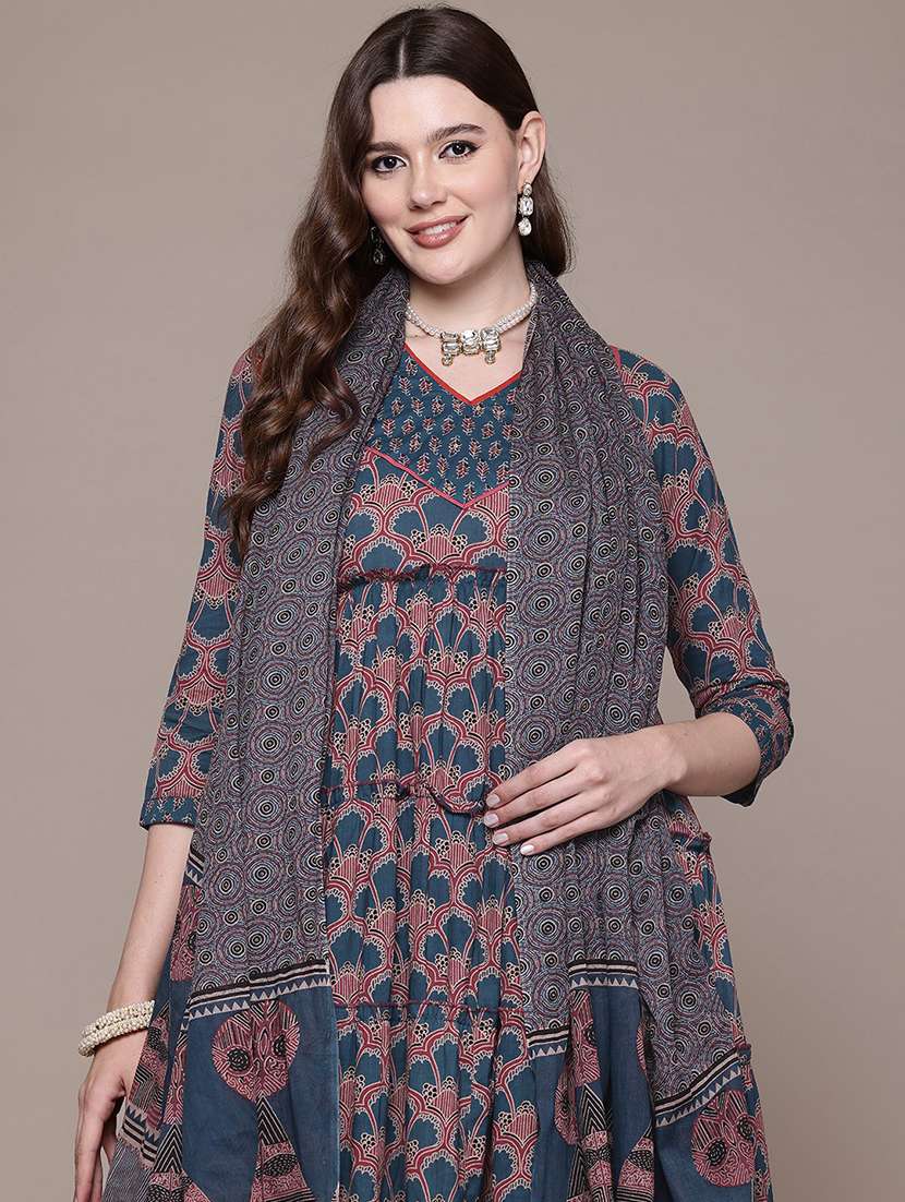 women three quarter sleeve kurta pant with dupatta set - 21675338 -  Standard Image - 5