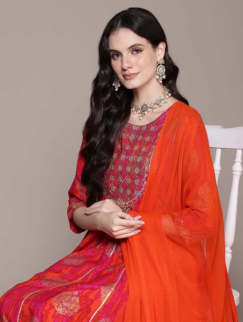 women three quarter sleeve anarkali kurta pant with dupatta set - 21675380 - Standard Image - 3