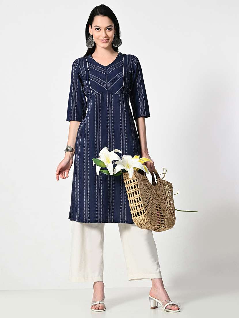 womne self design elbow sleeve straight kurta 