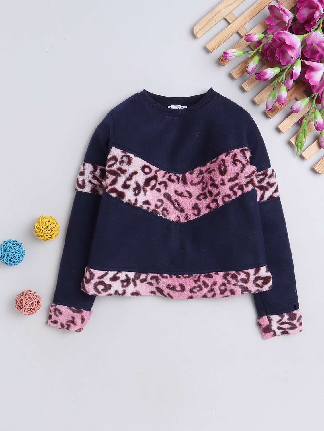 girls placement print round neck sweatshirts - 21676040 -  Zoom Image - 0