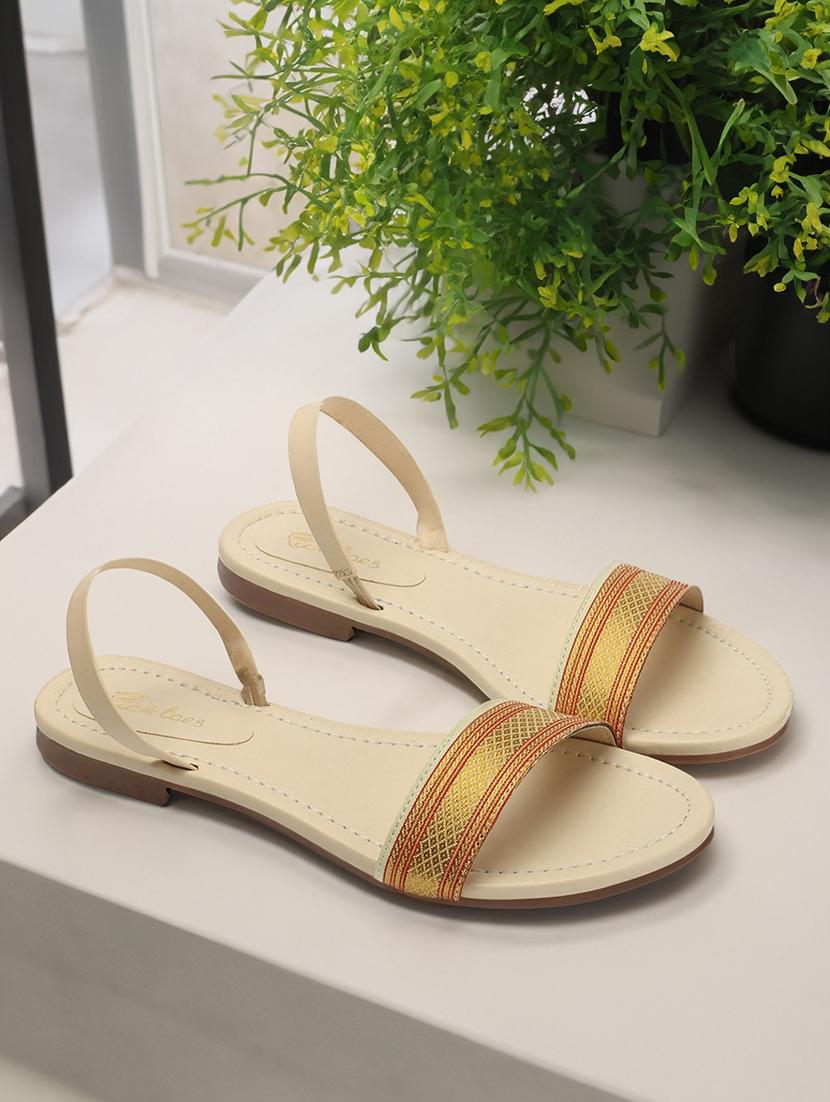 women self design back strap sandal - 21676643 - Zoom Image - 0