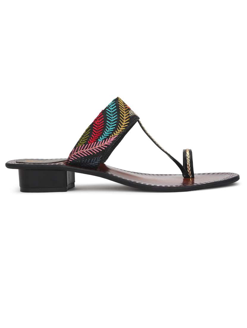 women embroidered one toe sandal - 21676728 - Standard Image - 3