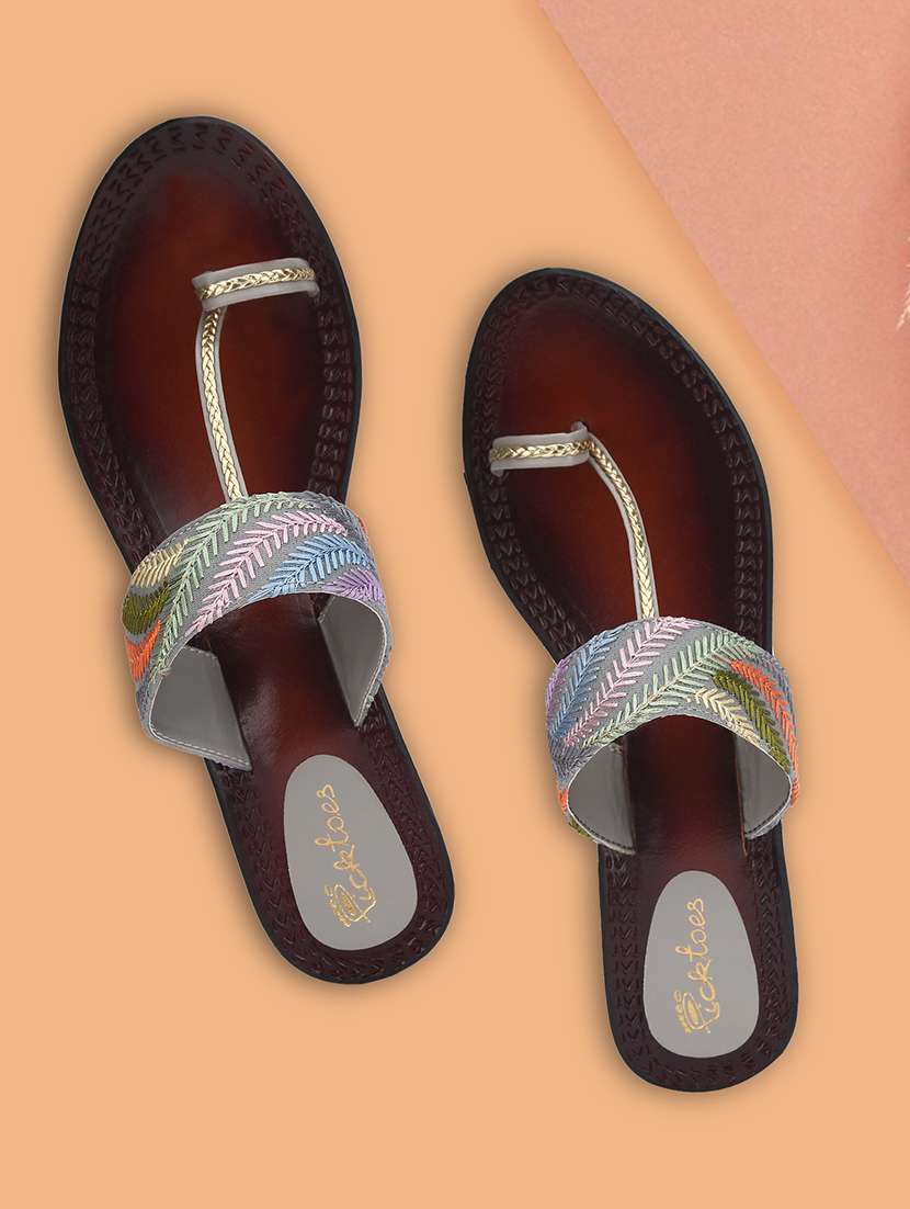 women embroidered one toe sandal - 21676729 -  Zoom Image - 0