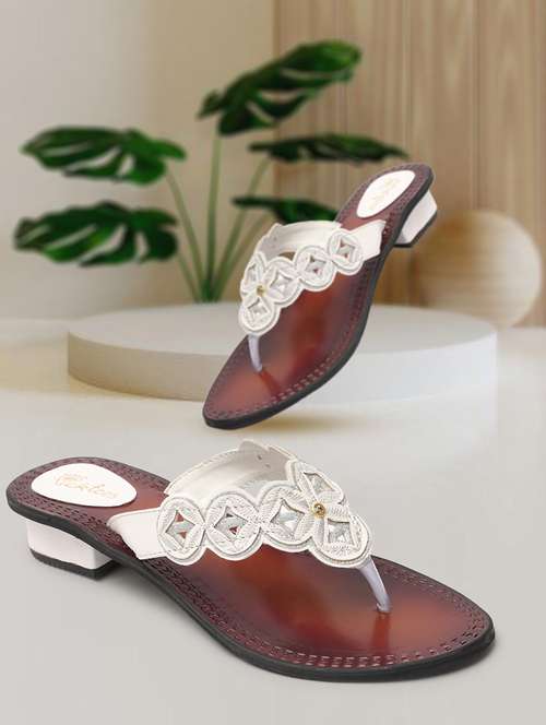 women toe separator sandal