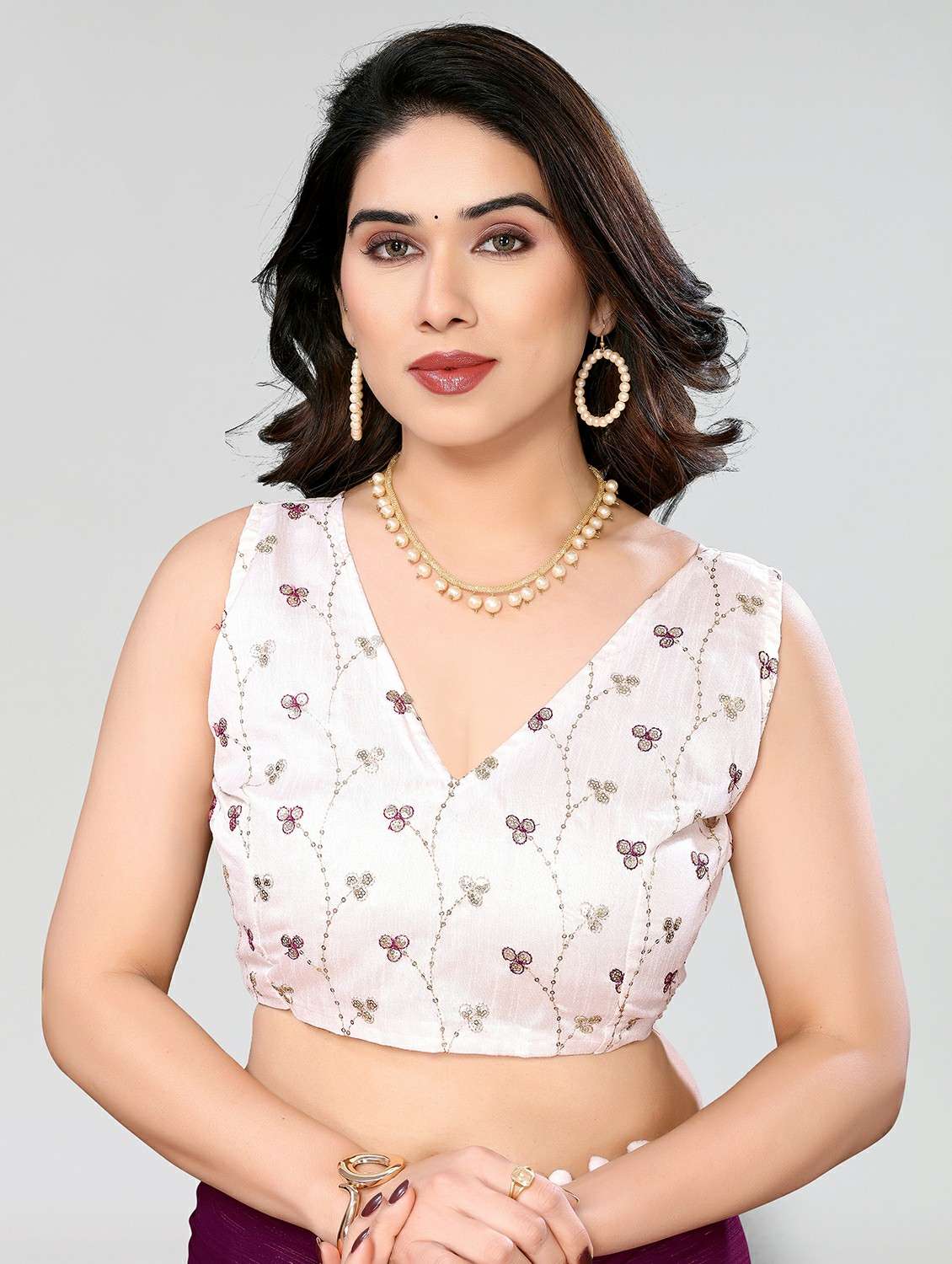 women solid plain saree with blouse - 21677794 -  Standard Image - 3