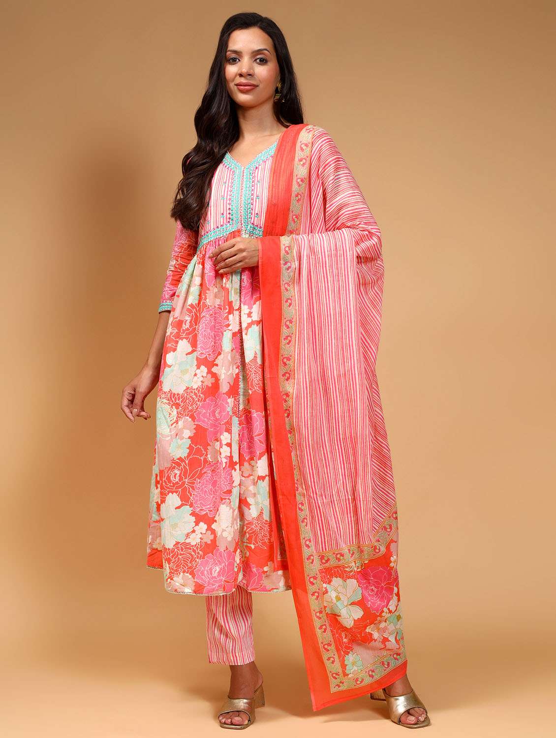 women three quarter sleeve kurta pant with dupatta set - 21678178 -  Standard Image - 3