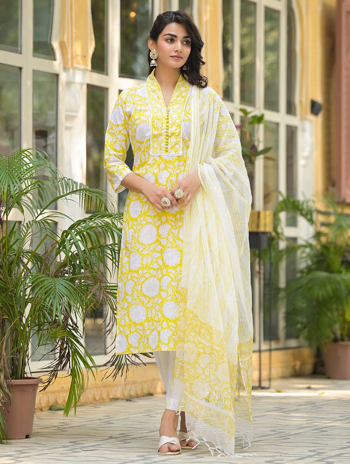 women three quarter sleeve kurta pant with dupatta set - 21678405 - Zoom Image - 0