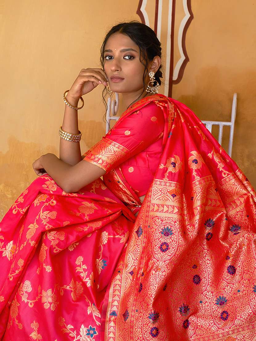 women self design banarasi saree with blouse - 21678707 -  Standard Image - 3