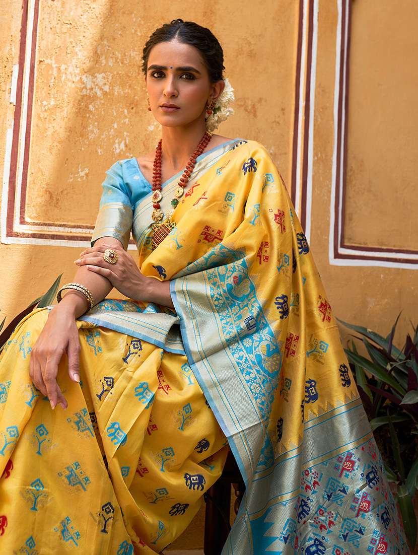 women self design patola saree with blouse - 21678715 - Standard Image - 3