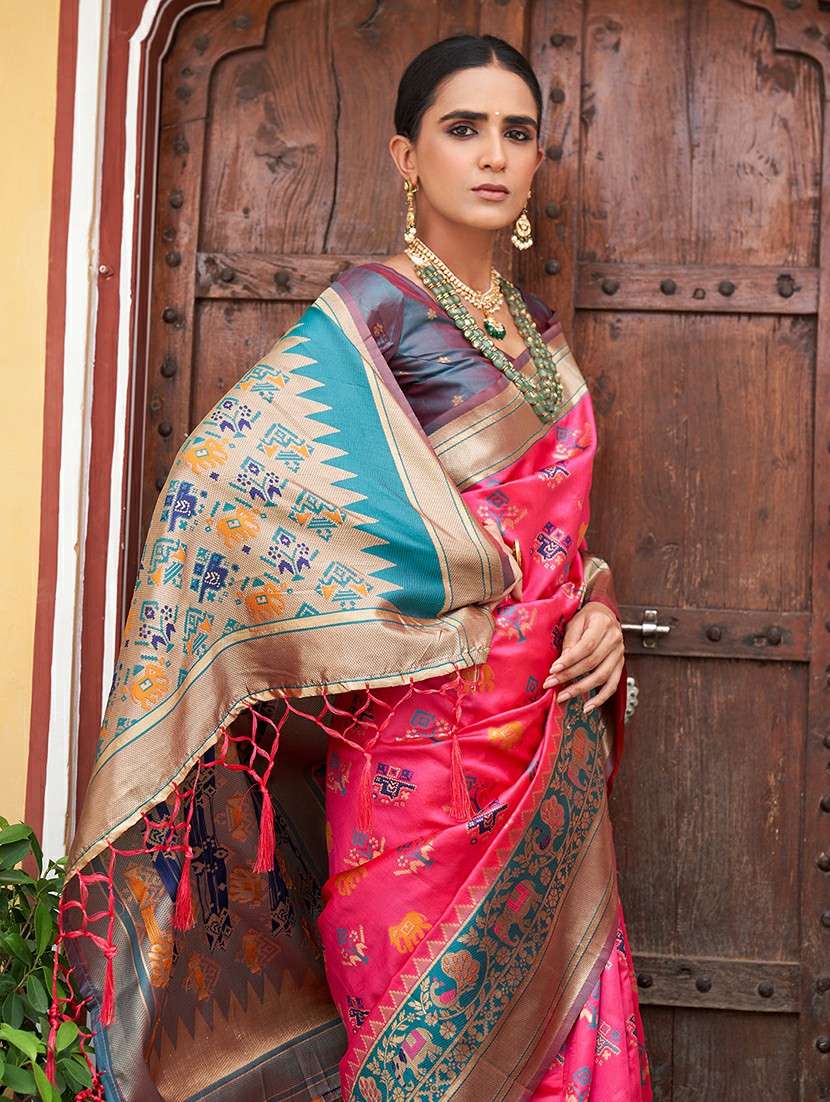 women self design patola saree with blouse - 21678719 - Standard Image - 3