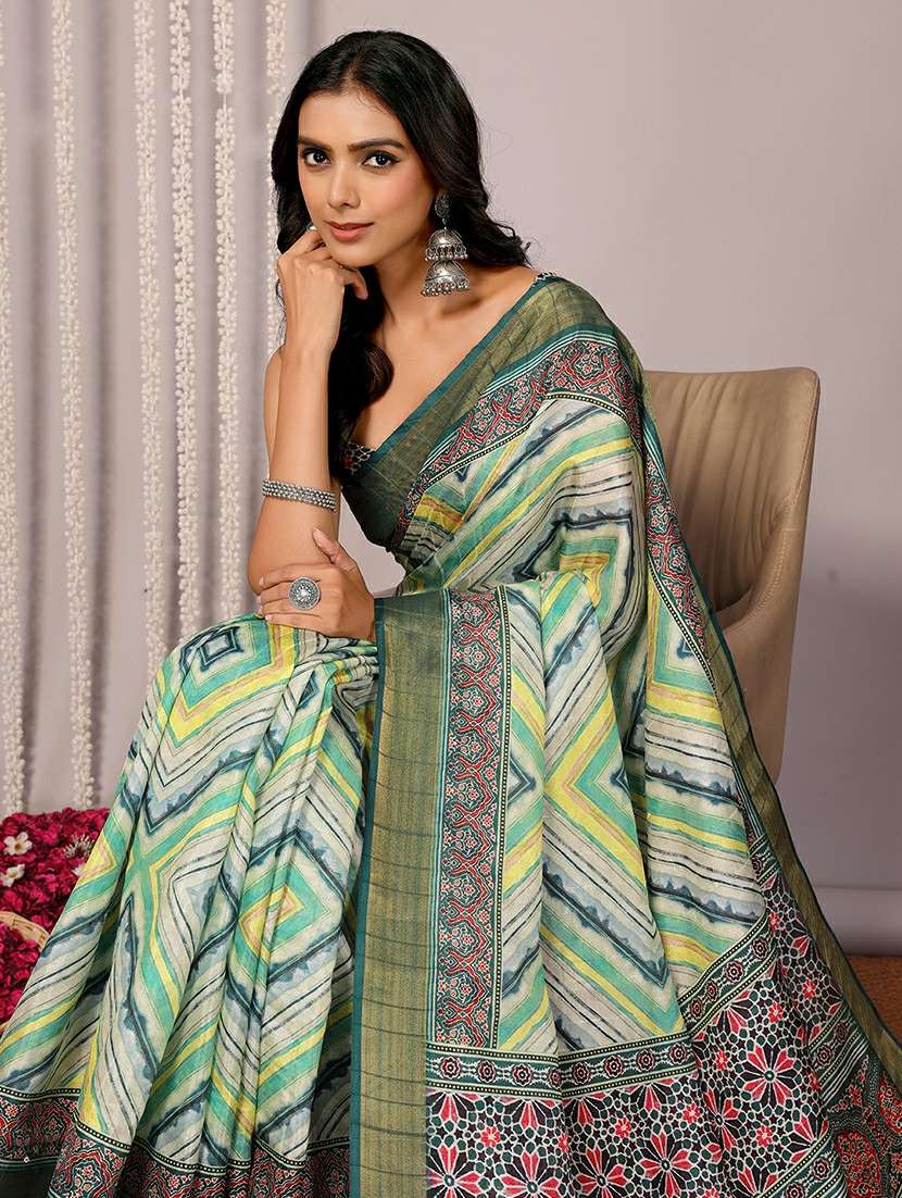 women green printed saree with blouse - 21678907 -  Standard Image - 3