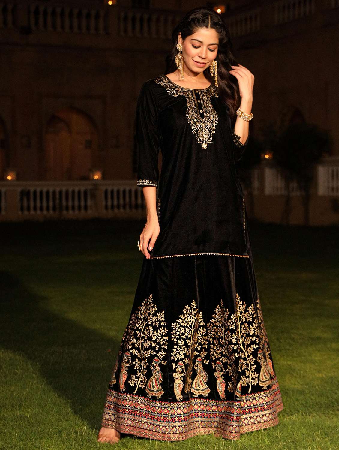 women embroidered round neck kurta skirt set - 21679146 -  Standard Image - 3