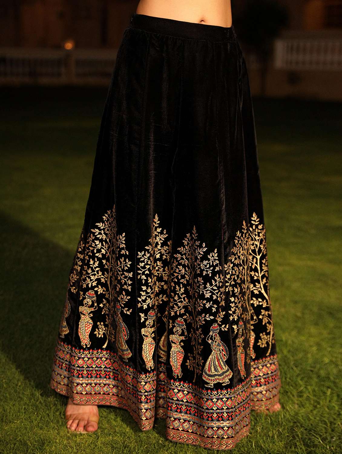 women embroidered round neck kurta skirt set - 21679146 -  Standard Image - 5