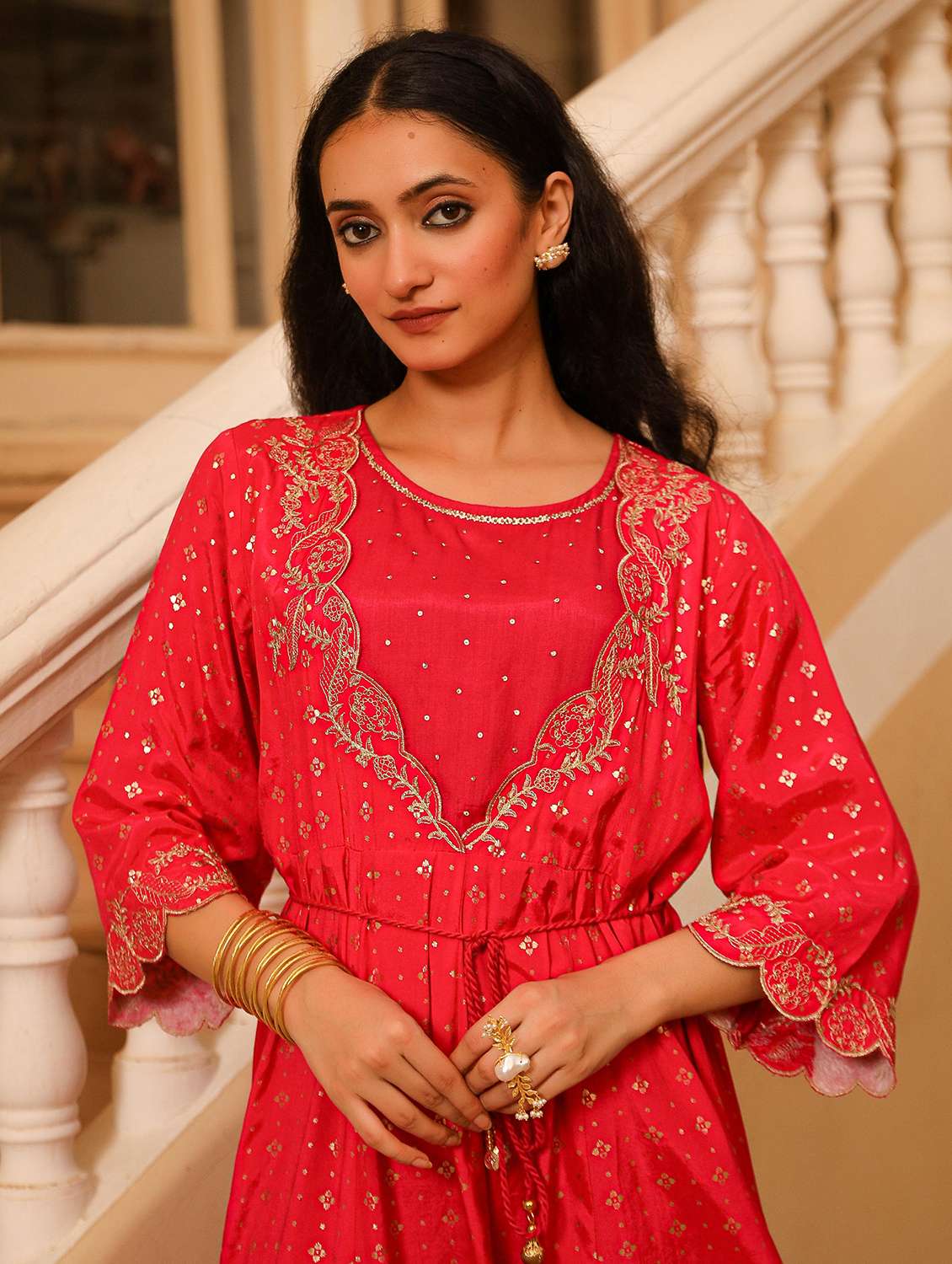 women red gold print round nenck ethnic dress - 21679159 -  Standard Image - 3