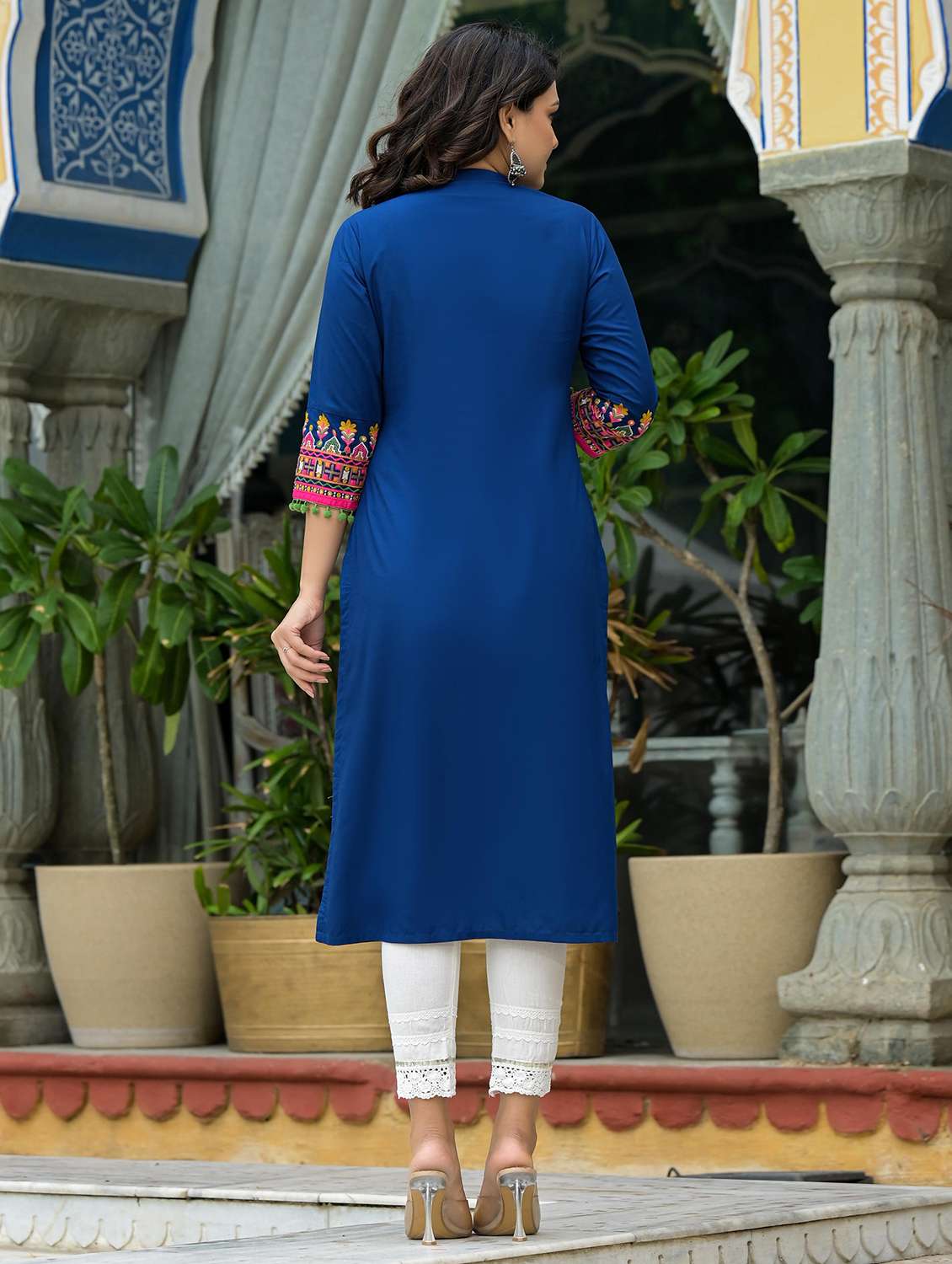 women solid mandarin neck straight kurta - 21679206 -  Standard Image - 3