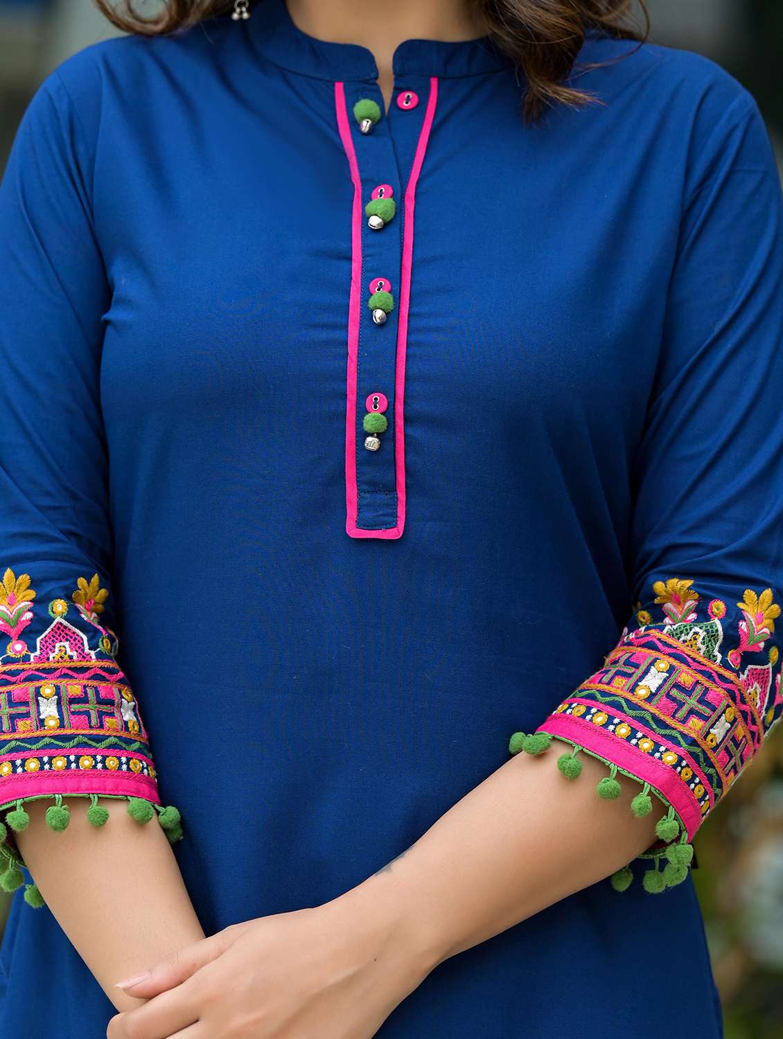 women solid mandarin neck straight kurta - 21679206 -  Standard Image - 5