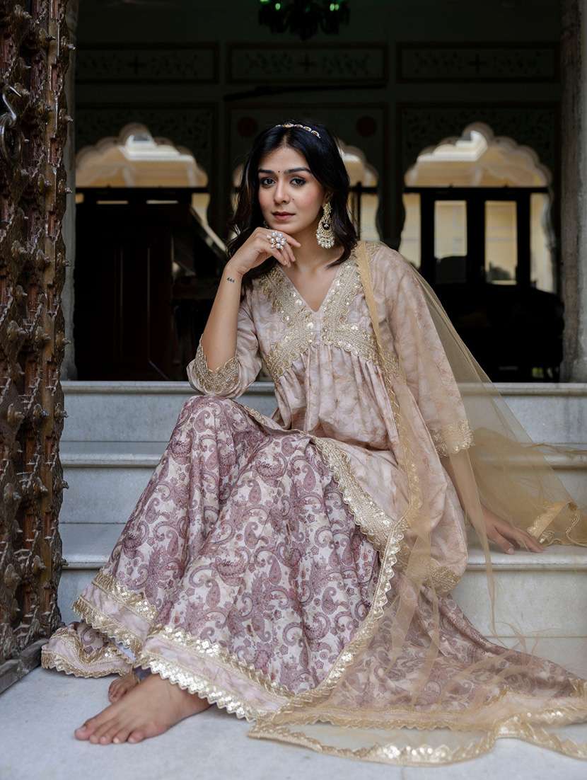 women paisley kurta sharara set with dupatta - 21680210 - Standard Image - 3