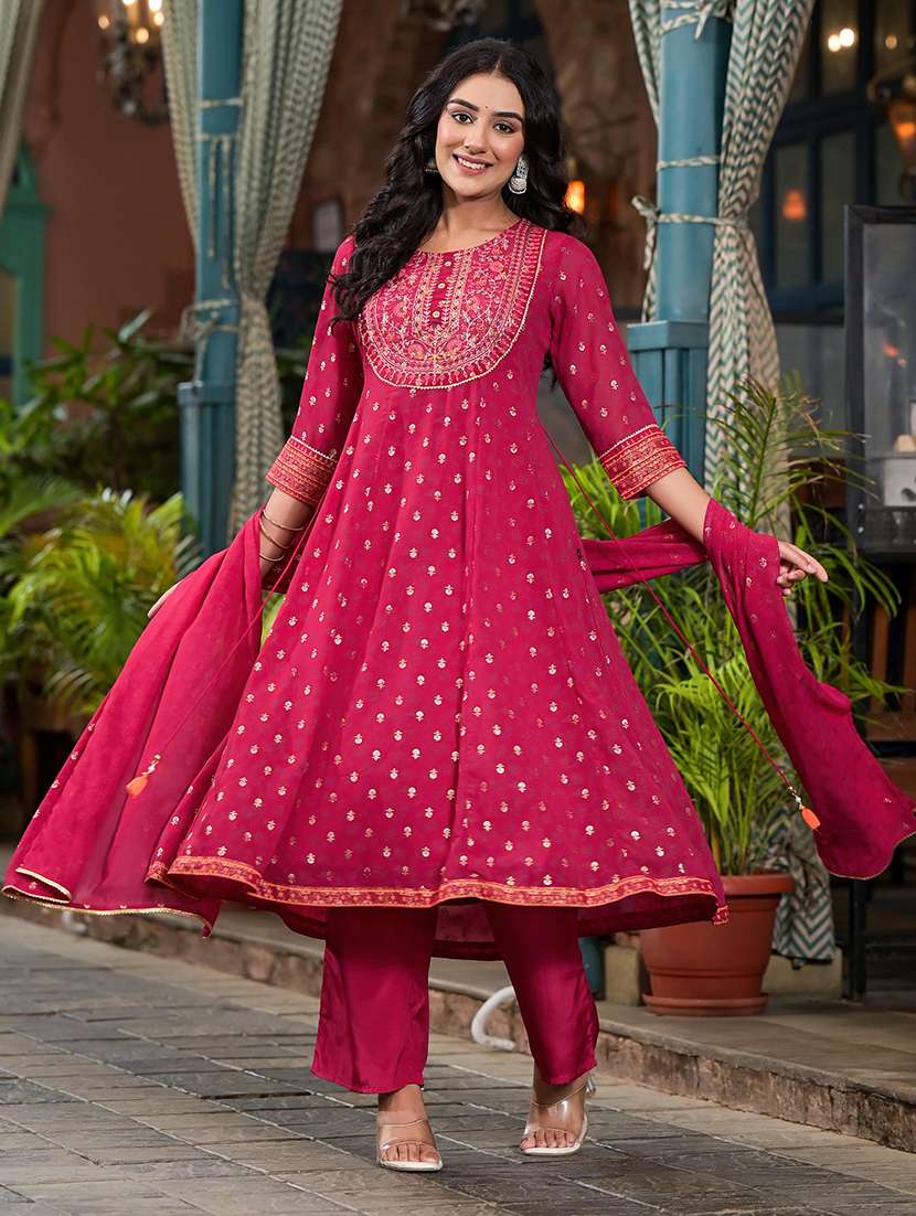 women pink foil print kurta palazzo set with dupatta - 21680458 -  Standard Image - 3