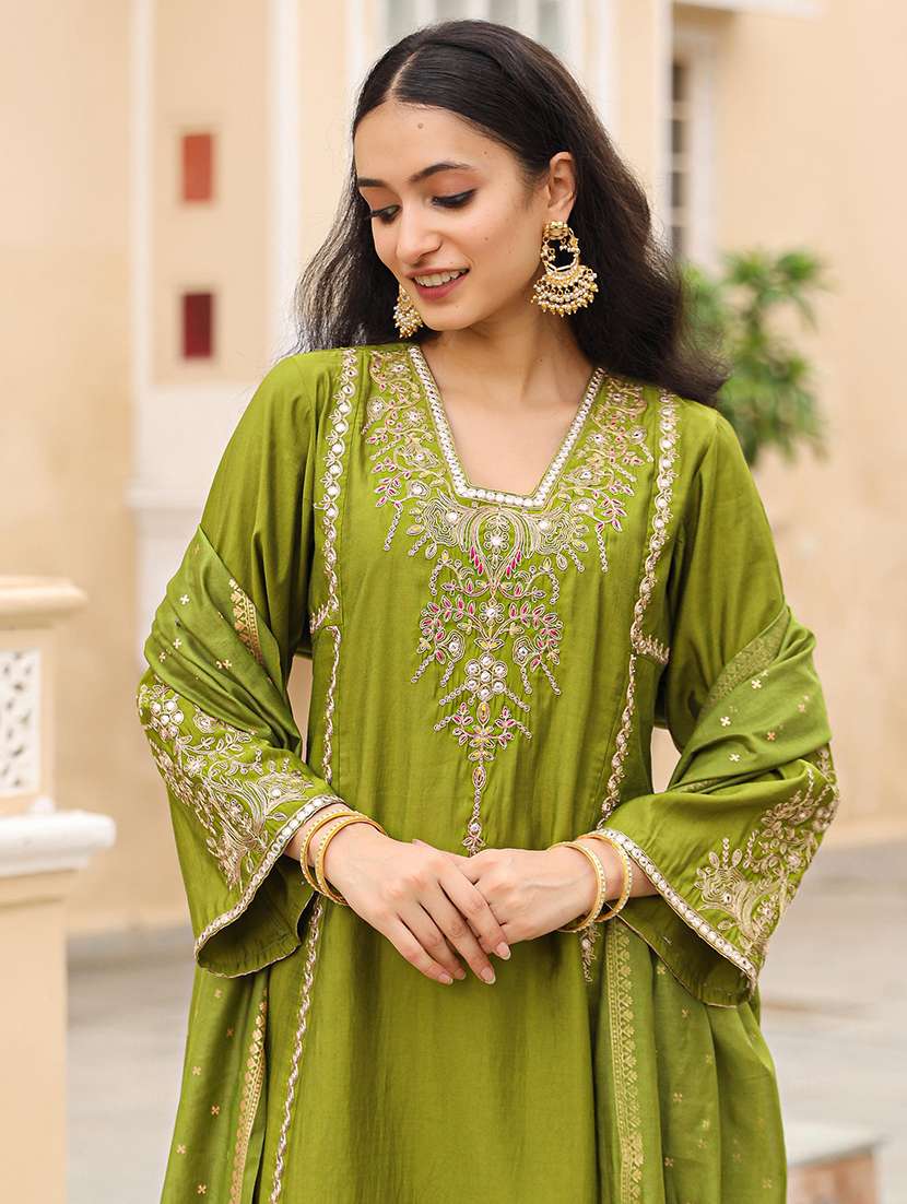 women embroidered kurta pant set with duaptta - 21680490 -  Standard Image - 3