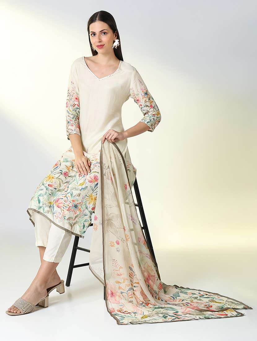 women floral printed kurta pant set with dupatta - 21682173 -  Standard Image - 3