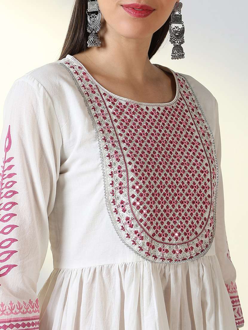 women embroidered kurta pant set with dupatta - 21682181 -  Standard Image - 5