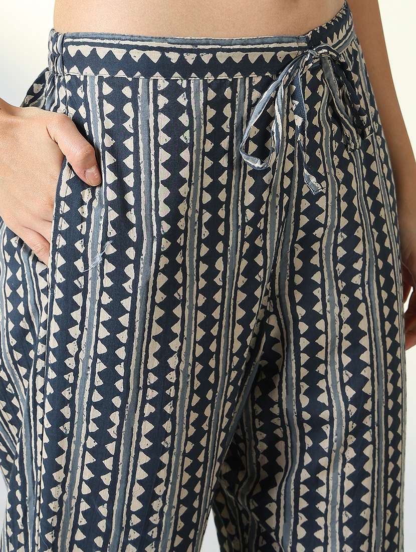 women printed kurta pant set with dupatta - 21682193 -  Standard Image - 5