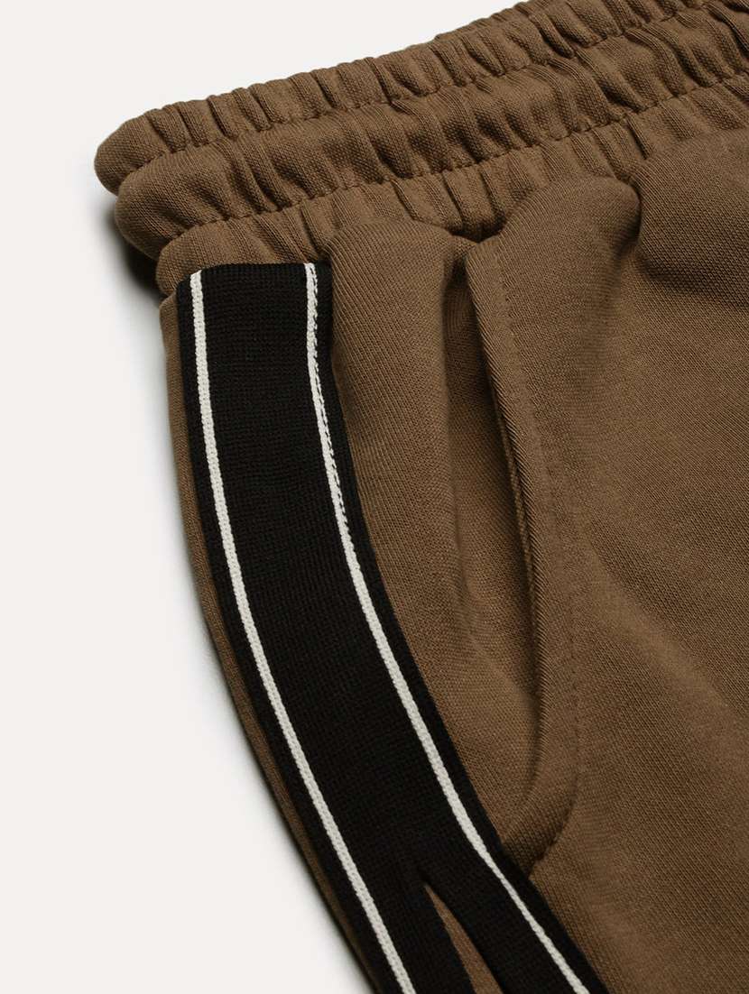 men mid rise side taped shorts - 21682400 -  Standard Image - 5