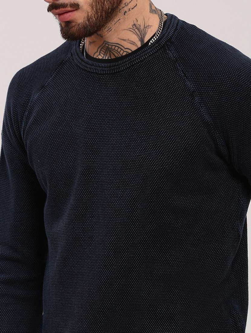 men long sleeves plain pullover - 21682415 -  Standard Image - 5