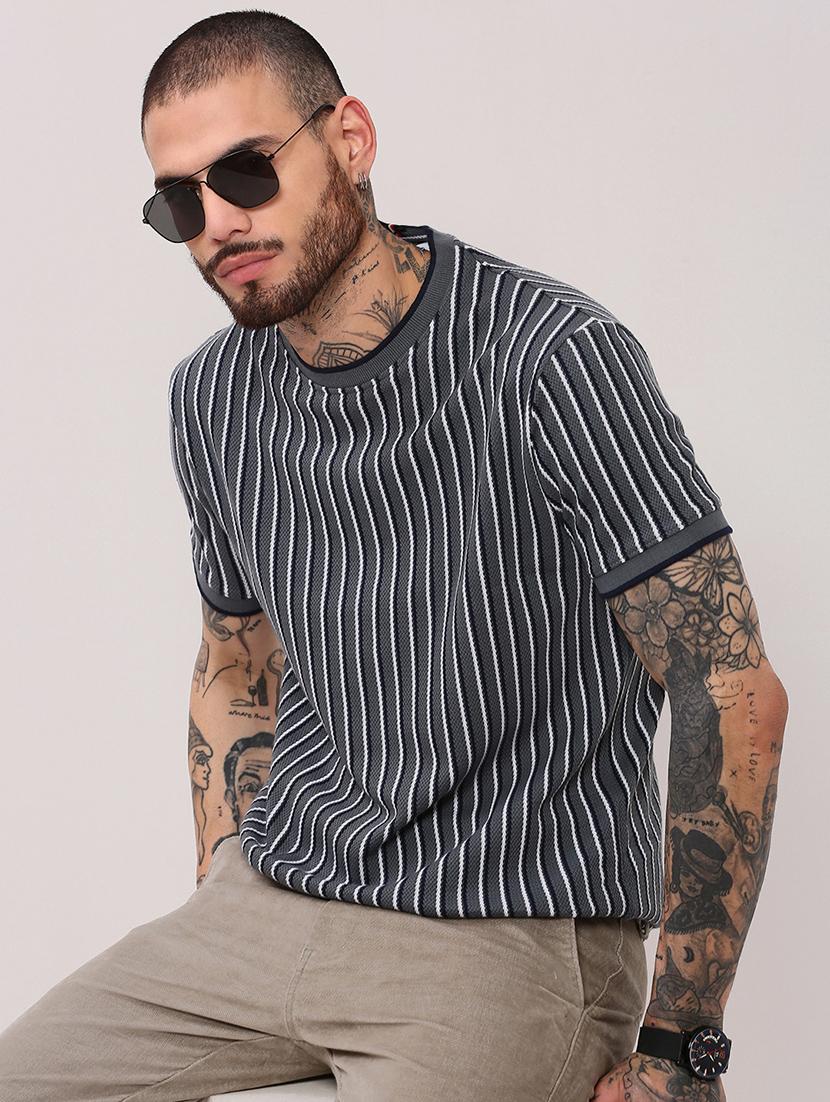 men short sleeves striped t-shirt - 21682481 - Standard Image - 3