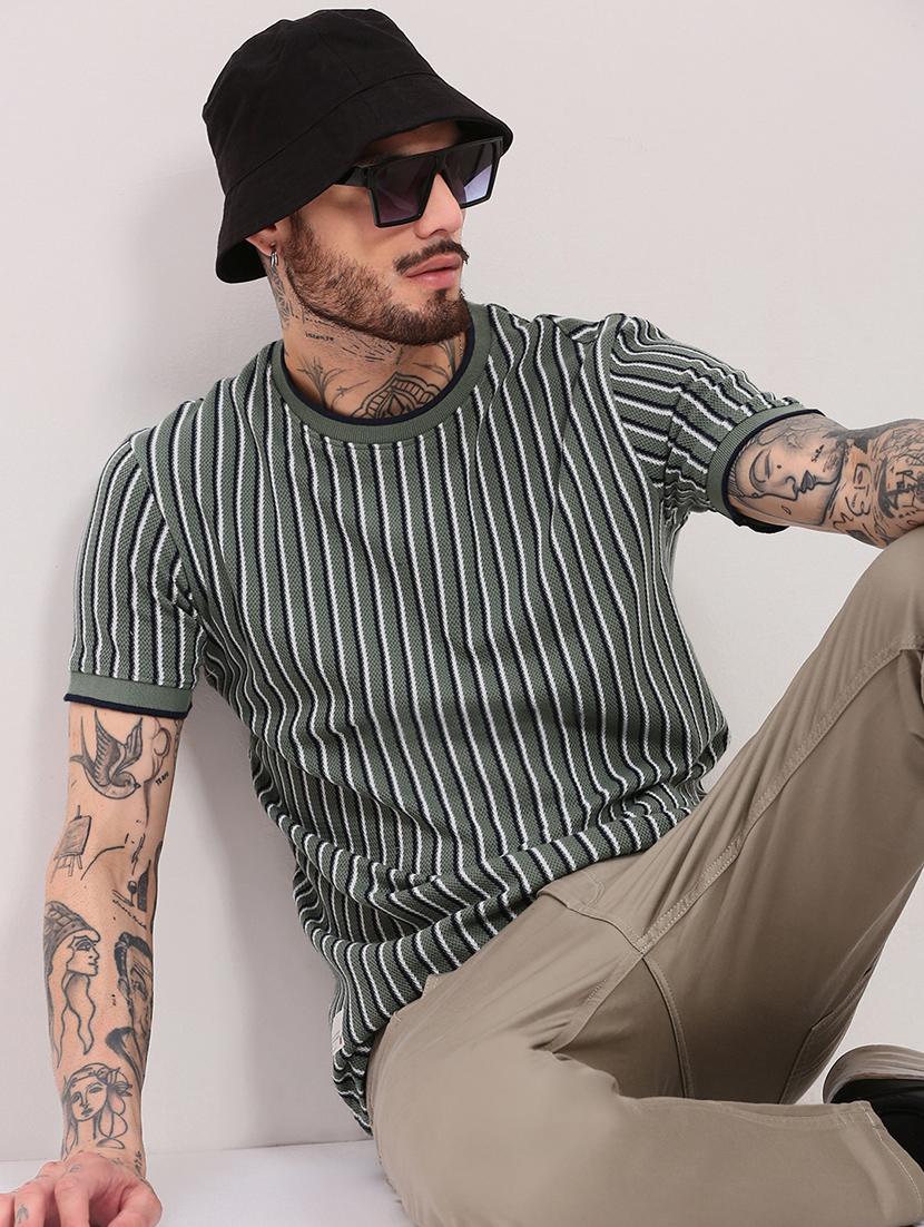 men short sleeves striped t-shirt - 21682483 - Standard Image - 3