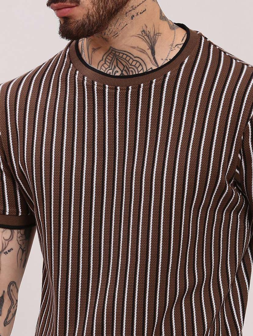 men short sleeves striped t-shirt - 21682485 - Standard Image - 5