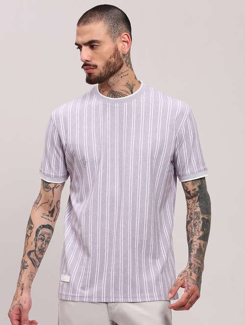 men short sleeves striped t-shirt - 21682493 -  Standard Image - 0